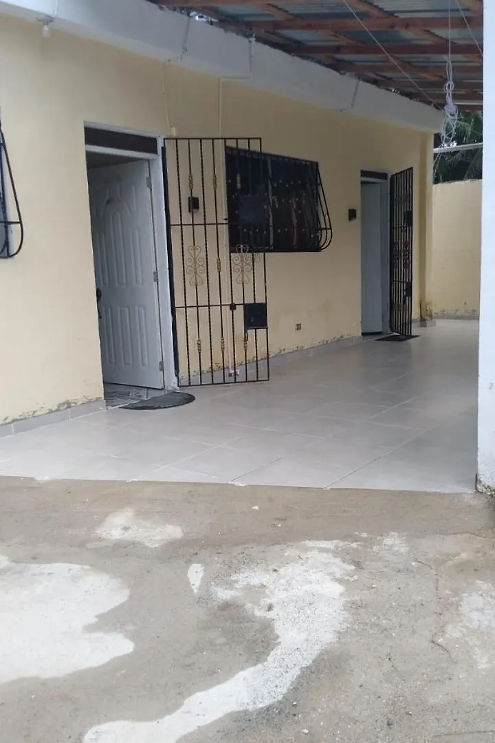 Guest House A&H Boca Chica 0*,